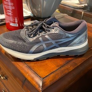 ASICS gel nimbus 21 running shoes size 13